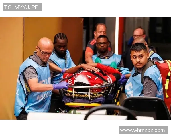 足球明星勇敢出手救助他人展现人性光辉与责任担当 足球明星勇敢出手救助他人展现人性光辉与责任担当